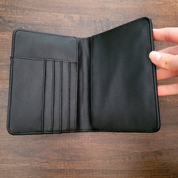 Guess Elite Passport Case Wallet - Picture 4 of 12